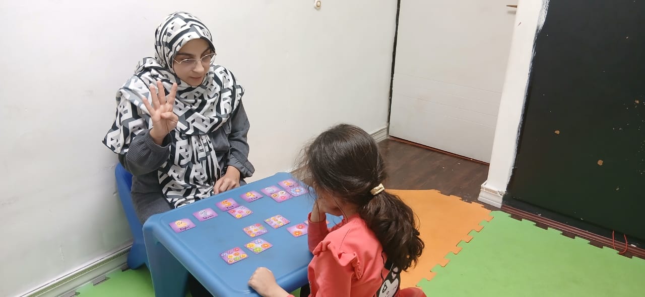 نشانه های پنهان بیش فعالی در دختران